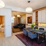 Krum Khan Centre Apartamento